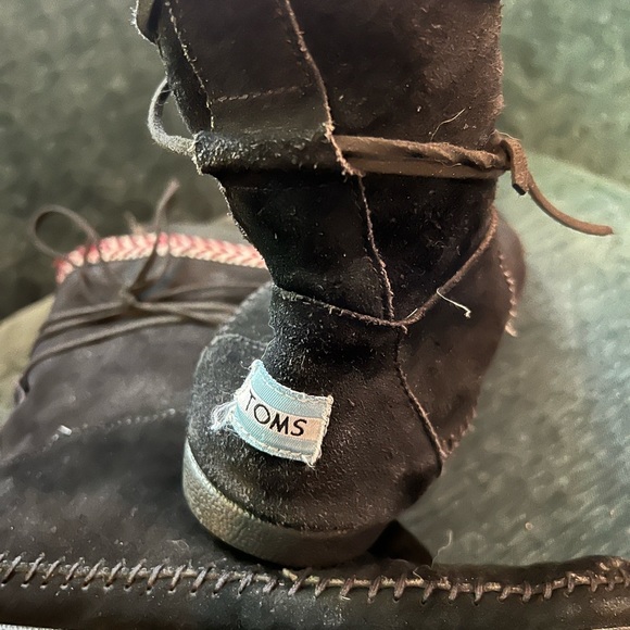 TOMS 8.5 Nepal Suede Boots Black Boho Ties - Picture 6 of 11